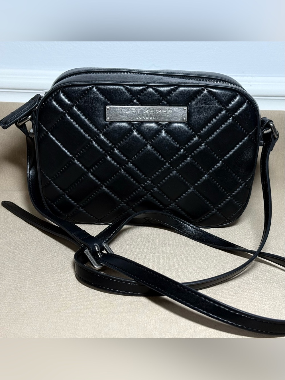 Kurt Geiger London Brixton Quilted Lambskin Leather Camera Bag Black Leather EUC